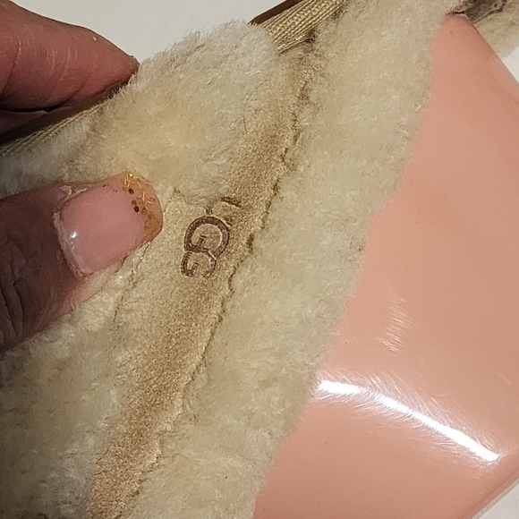 UGG Cream Fuzzy Slippers - Picture 3 of 6